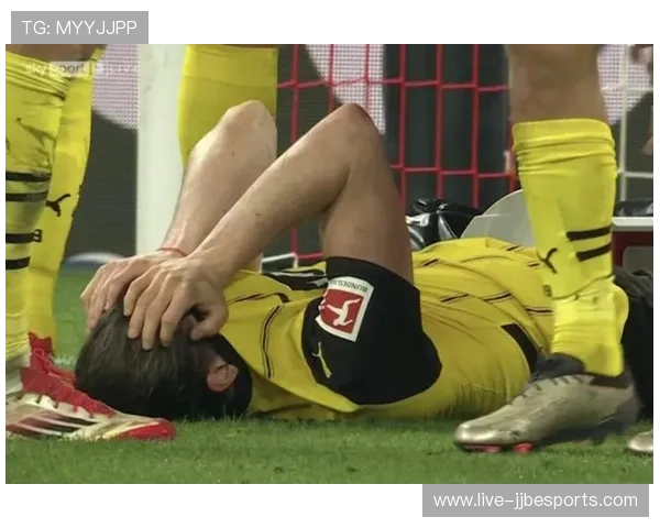 足球赛场泪洒现场的球星背后隐藏的感人故事与坚韧精神