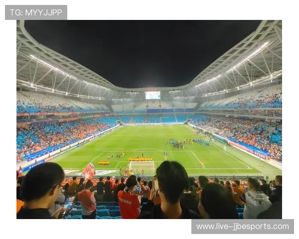 阿尔维斯传奇人生回顾与足球场内外的荣耀与争议